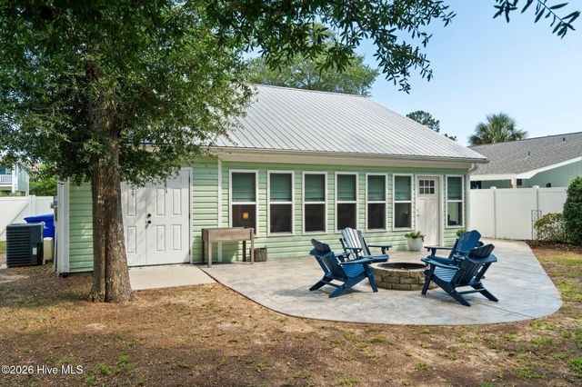 153 NE 19th Street, Oak Island, NC 28465