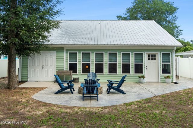 153 NE 19th Street, Oak Island, NC 28465