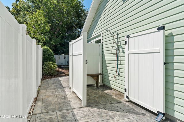 153 NE 19th Street, Oak Island, NC 28465