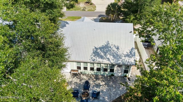 153 NE 19th Street, Oak Island, NC 28465