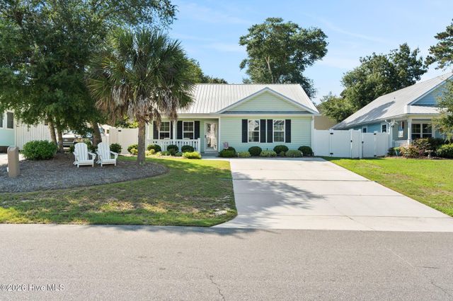 153 NE 19th Street, Oak Island, NC 28465