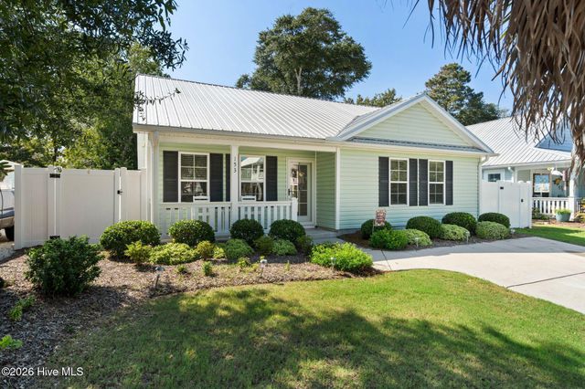 153 NE 19th Street, Oak Island, NC 28465