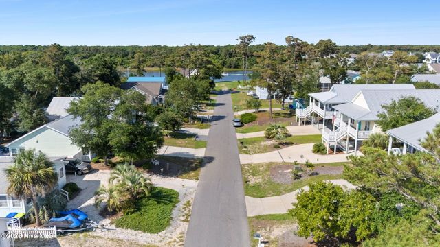 153 NE 19th Street, Oak Island, NC 28465