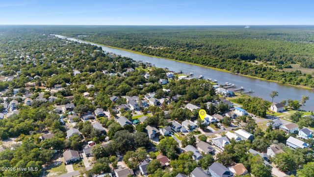 153 NE 19th Street, Oak Island, NC 28465