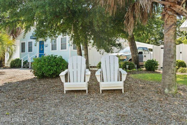 153 NE 19th Street, Oak Island, NC 28465