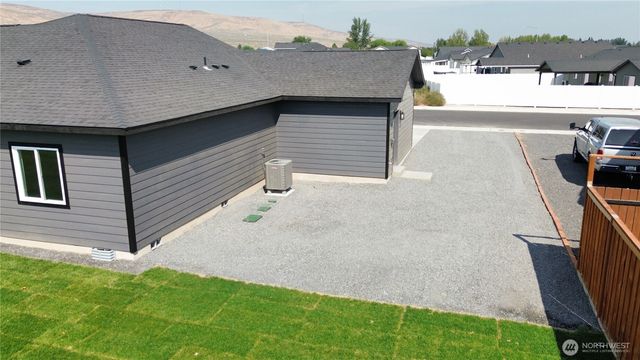 70 Sunwest Drive, Ephrata, WA 98823