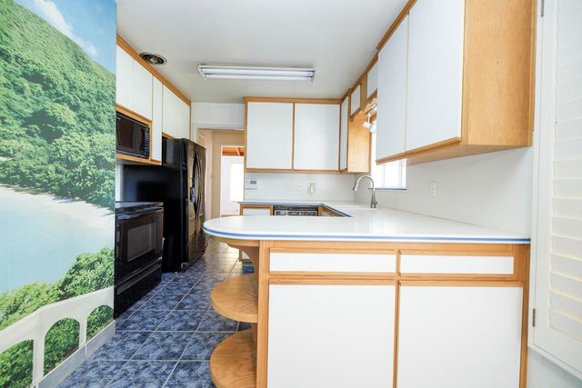 1305 Oakwood Dr, Modesto, CA 95350