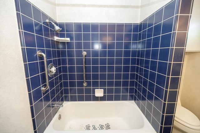 1305 Oakwood Dr, Modesto, CA 95350