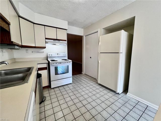3062 Cape Henry CT, Virginia Beach, VA 23451