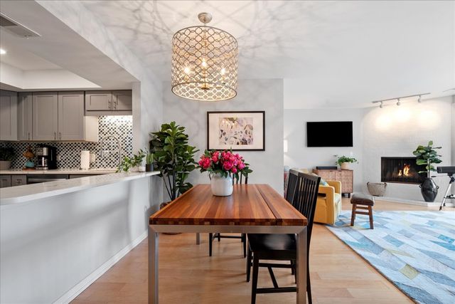 1695 2nd Street 305, Highland Park, IL 60035