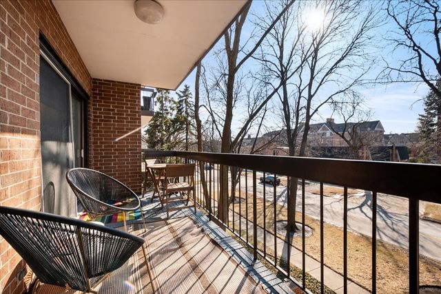 1695 2nd Street 305, Highland Park, IL 60035