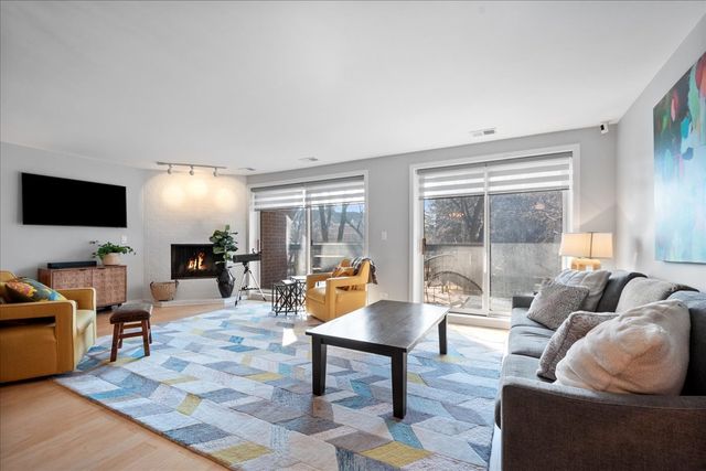 1695 2nd Street 305, Highland Park, IL 60035