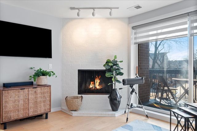 1695 2nd Street 305, Highland Park, IL 60035