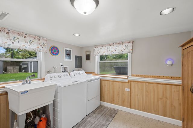 1233 N Lake Shore Drive, Round Lake Beach, IL 60073