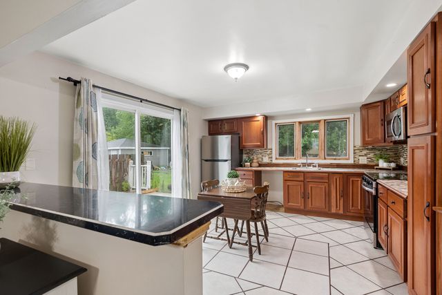 1233 N Lake Shore Drive, Round Lake Beach, IL 60073