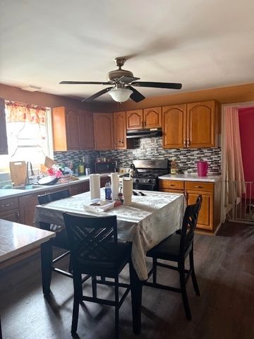 1326 S 59th Avenue, Cicero, IL 60804
