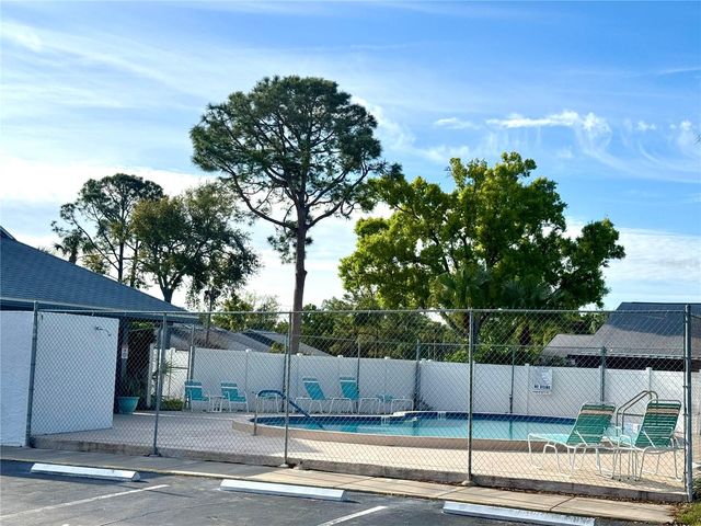 7249 PARKSIDE VILLAS DRIVE N, St Petersburg, FL 33709