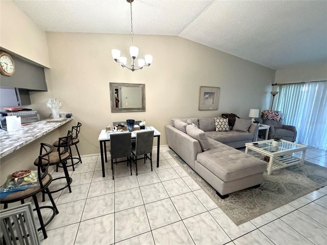 7249 PARKSIDE VILLAS DRIVE N, St Petersburg, FL 33709