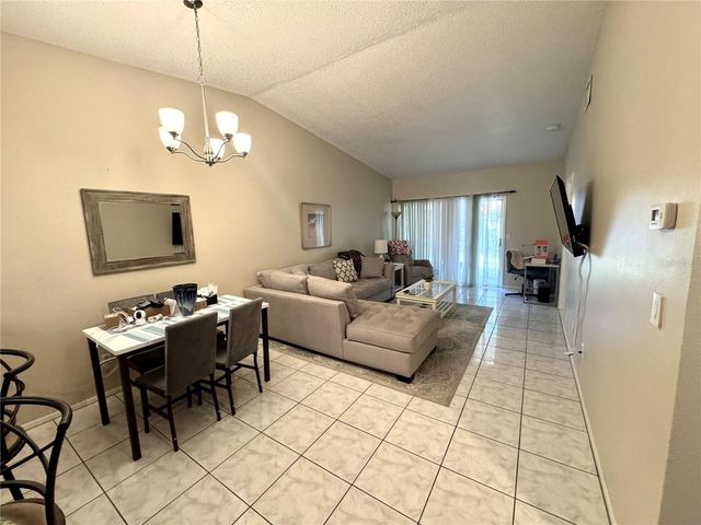 7249 PARKSIDE VILLAS DRIVE N, St Petersburg, FL 33709