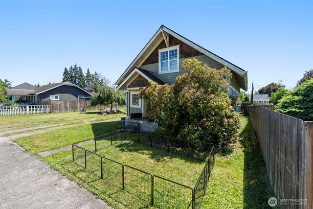 1208 W Pear Street, Centralia, WA 98531