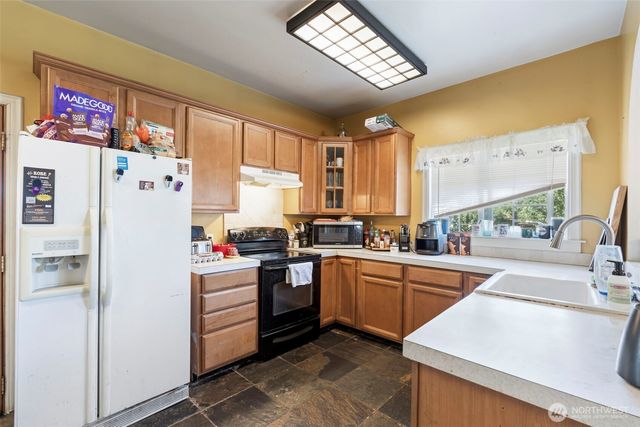 1208 W Pear Street, Centralia, WA 98531