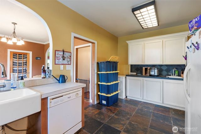1208 W Pear Street, Centralia, WA 98531