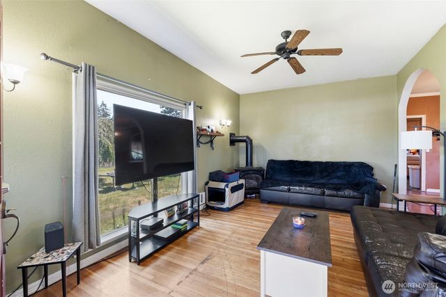 1208 W Pear Street, Centralia, WA 98531