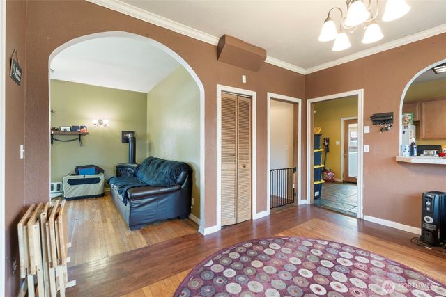 1208 W Pear Street, Centralia, WA 98531