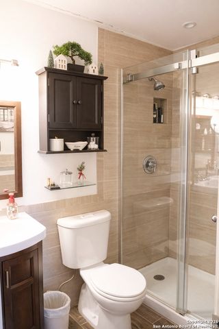 1310 Bayou, San Antonio, TX 78245