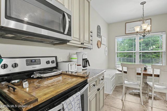 19350 Fenton Dedeaux Road, Kiln, MS 39556