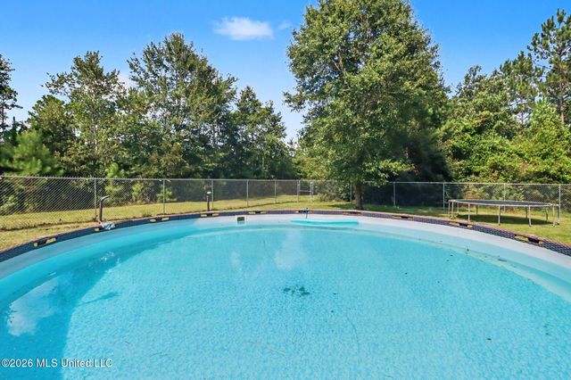 19350 Fenton Dedeaux Road, Kiln, MS 39556