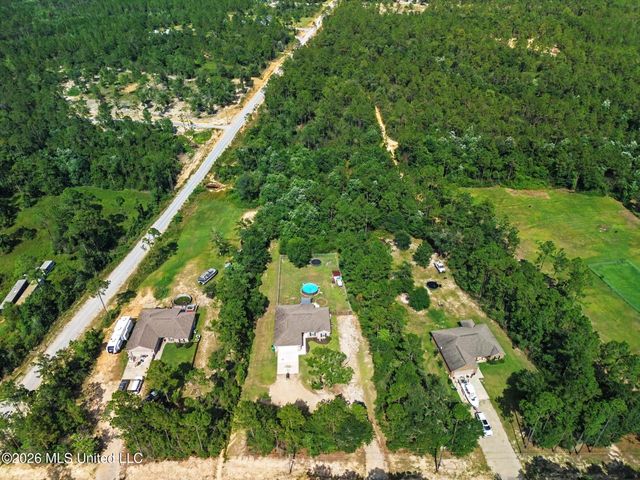 19350 Fenton Dedeaux Road, Kiln, MS 39556