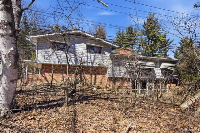 4555 Arrowhead Road, West Bloomfield, MI 48323