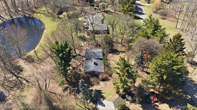 4555 Arrowhead Road, West Bloomfield, MI 48323