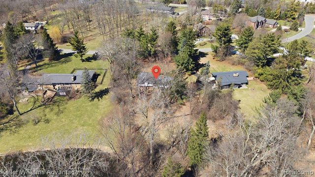 4555 Arrowhead Road, West Bloomfield, MI 48323