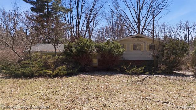 4555 Arrowhead Road, West Bloomfield, MI 48323