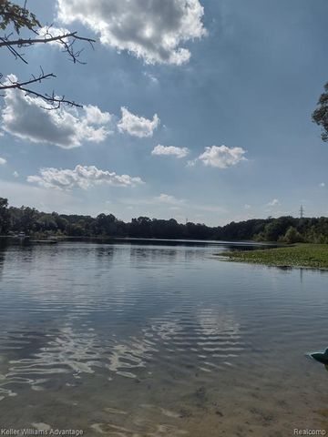 4555 Arrowhead Road, West Bloomfield, MI 48323