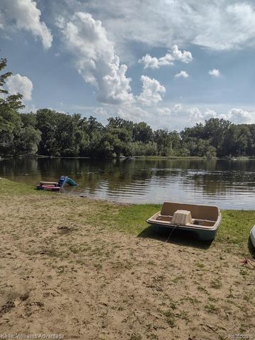 4555 Arrowhead Road, West Bloomfield, MI 48323