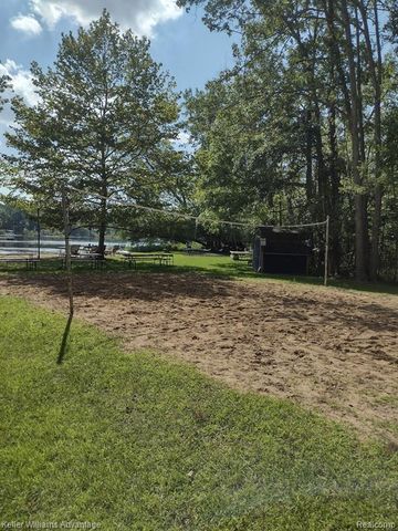 4555 Arrowhead Road, West Bloomfield, MI 48323