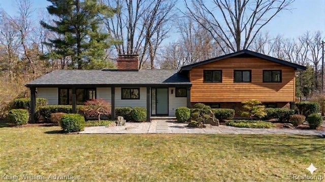 4555 Arrowhead Road, West Bloomfield, MI 48323