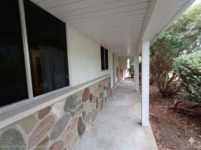 4555 Arrowhead Road, West Bloomfield, MI 48323