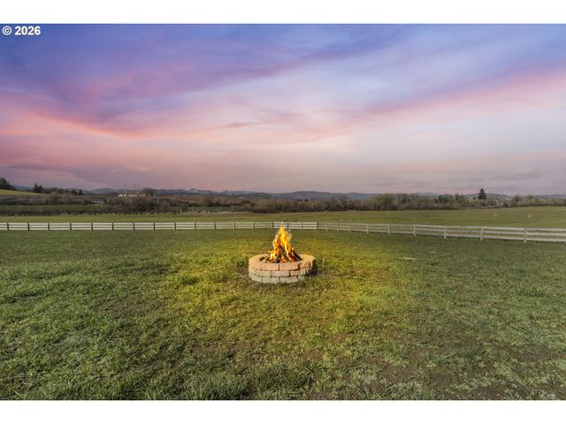 6550 Ne MEMORY Ln, Yamhill, OR 97148
