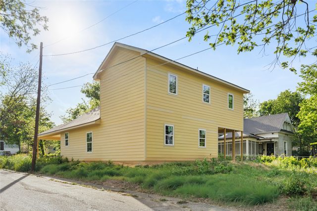 1100 N 16th Street, Waco, TX 76707