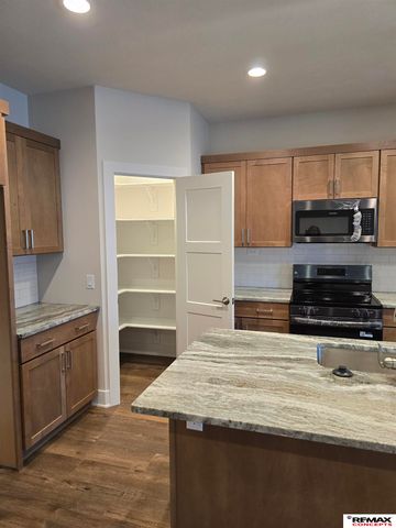 5821 S 94th Street, Lincoln, NE 68526