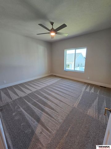 5821 S 94th Street, Lincoln, NE 68526