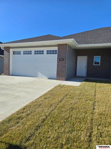 5821 S 94th Street, Lincoln, NE 68526