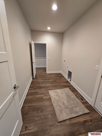 5821 S 94th Street, Lincoln, NE 68526