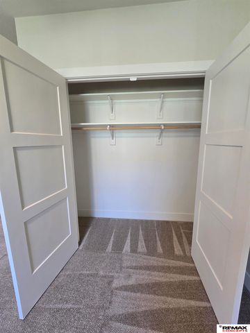 5821 S 94th Street, Lincoln, NE 68526