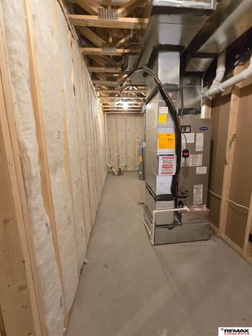 5821 S 94th Street, Lincoln, NE 68526