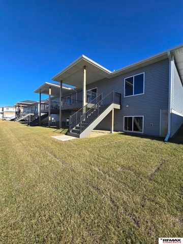 5821 S 94th Street, Lincoln, NE 68526